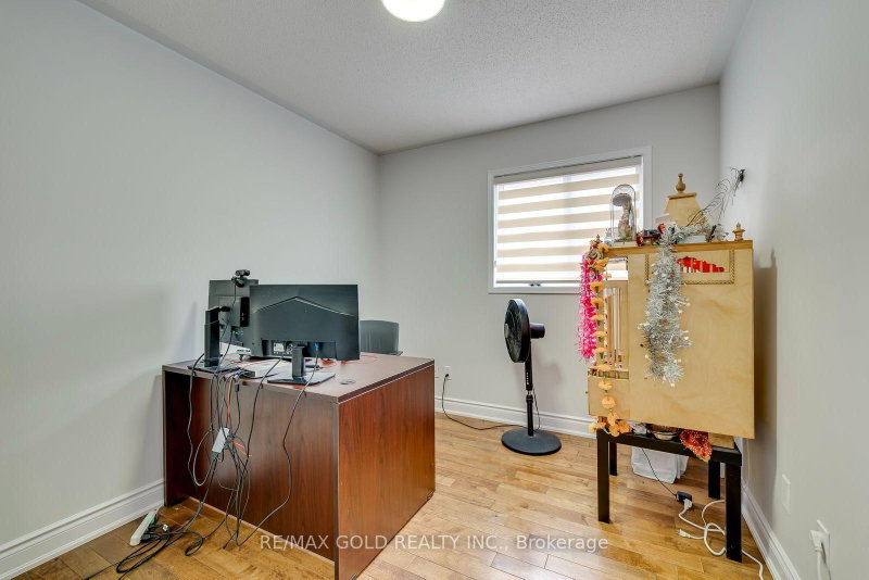 911 Golden Farmer Mississauga,ON L5W 1A8 — Photo 25
