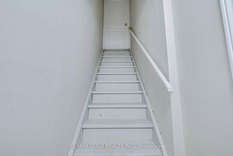 911 Golden Farmer Mississauga,ON L5W 1A8 — Photo 29