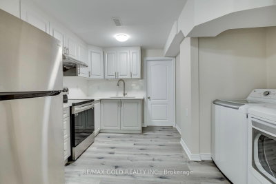 911 Golden Farmer Mississauga,ON L5W 1A8 — Photo 33