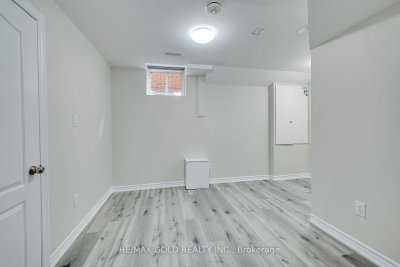 911 Golden Farmer Mississauga,ON L5W 1A8 — Photo 37