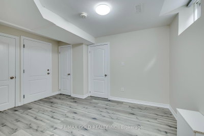 911 Golden Farmer Mississauga,ON L5W 1A8 — Photo 38