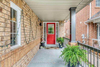 911 Golden Farmer Way • Mississauga, ON photo 4