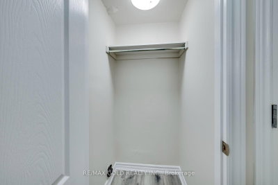 911 Golden Farmer Mississauga,ON L5W 1A8 — Photo 40