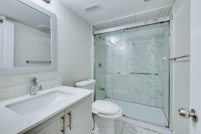 911 Golden Farmer Mississauga,ON L5W 1A8 — Photo 45