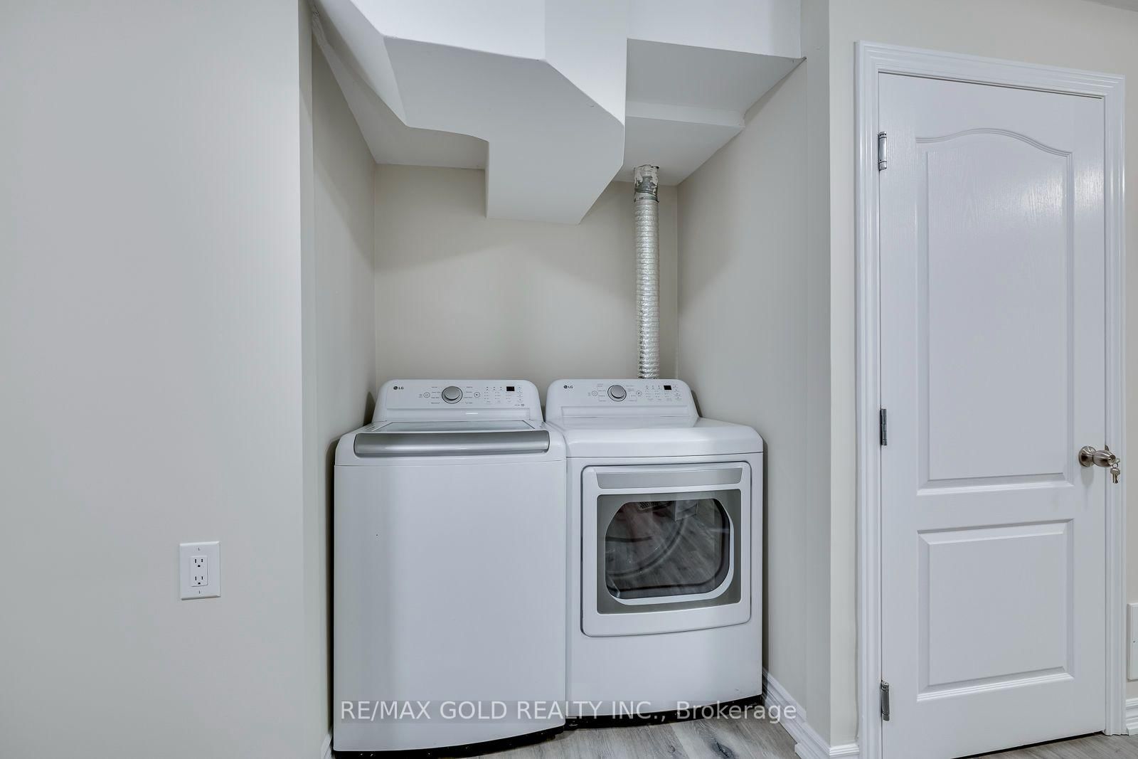 911 Golden Farmer Way • Mississauga, ON photo 46