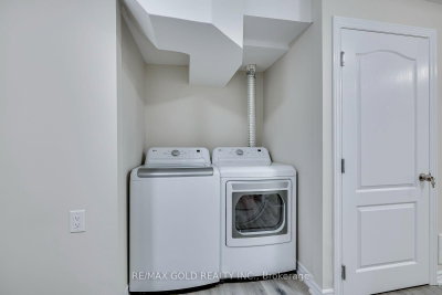 911 Golden Farmer Mississauga,ON L5W 1A8 — Photo 46