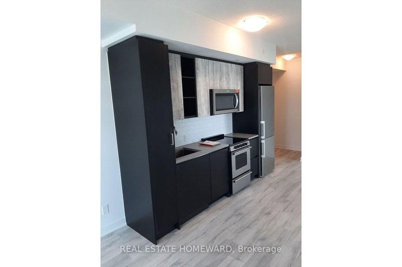 2802 - 251 Manitoba Street