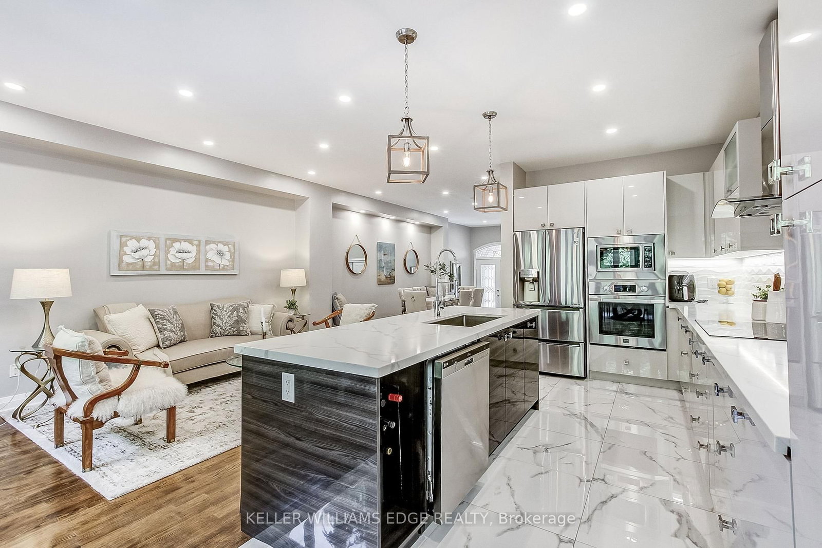 2307 Woodfield Road • Oakville, ON photo 15