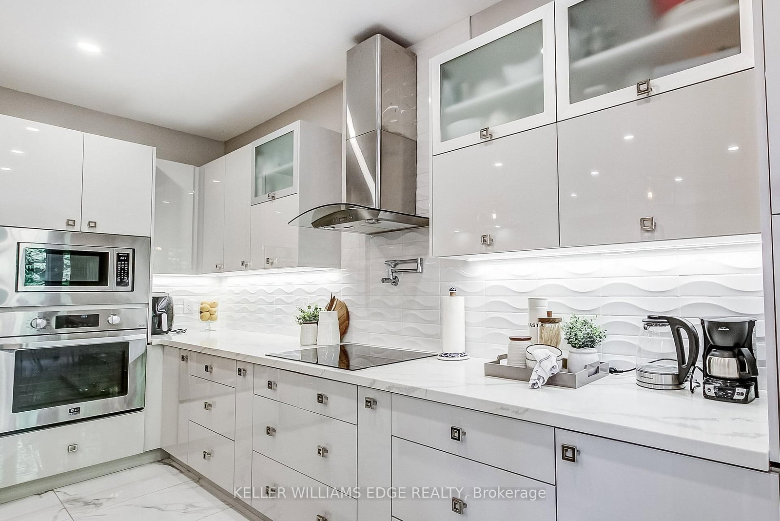 2307 Woodfield Road • Oakville, ON photo 16