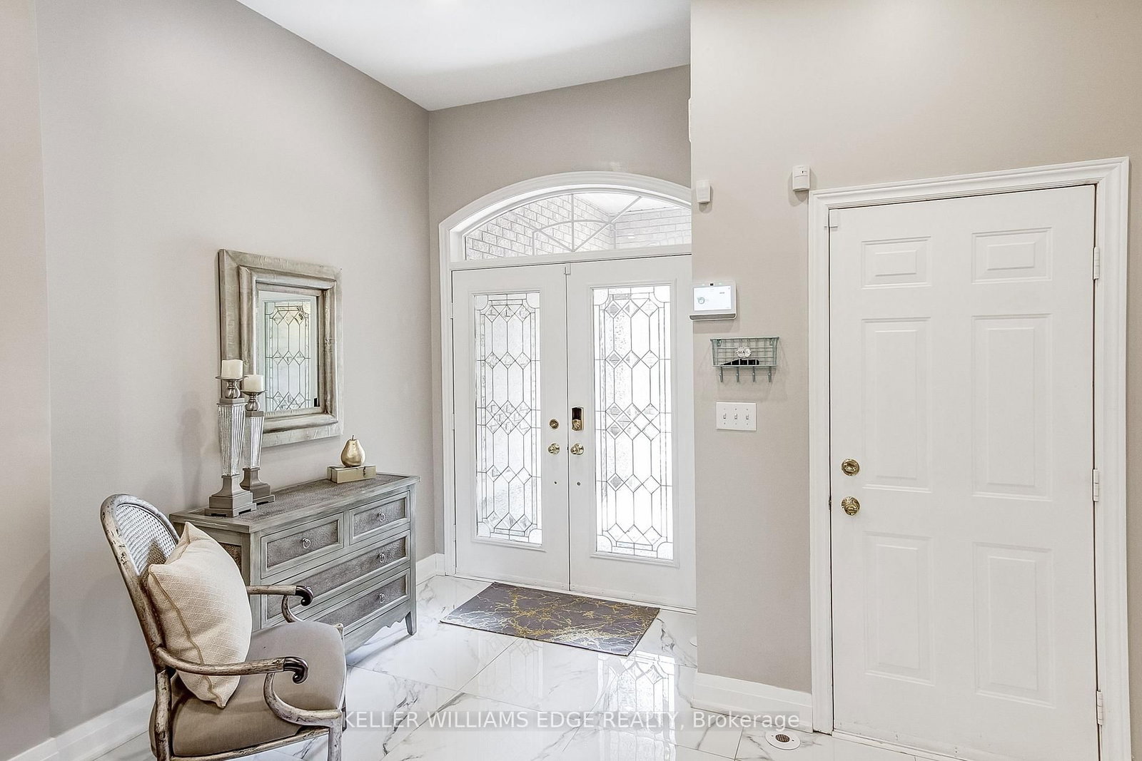 2307 Woodfield Road • Oakville, ON photo 3