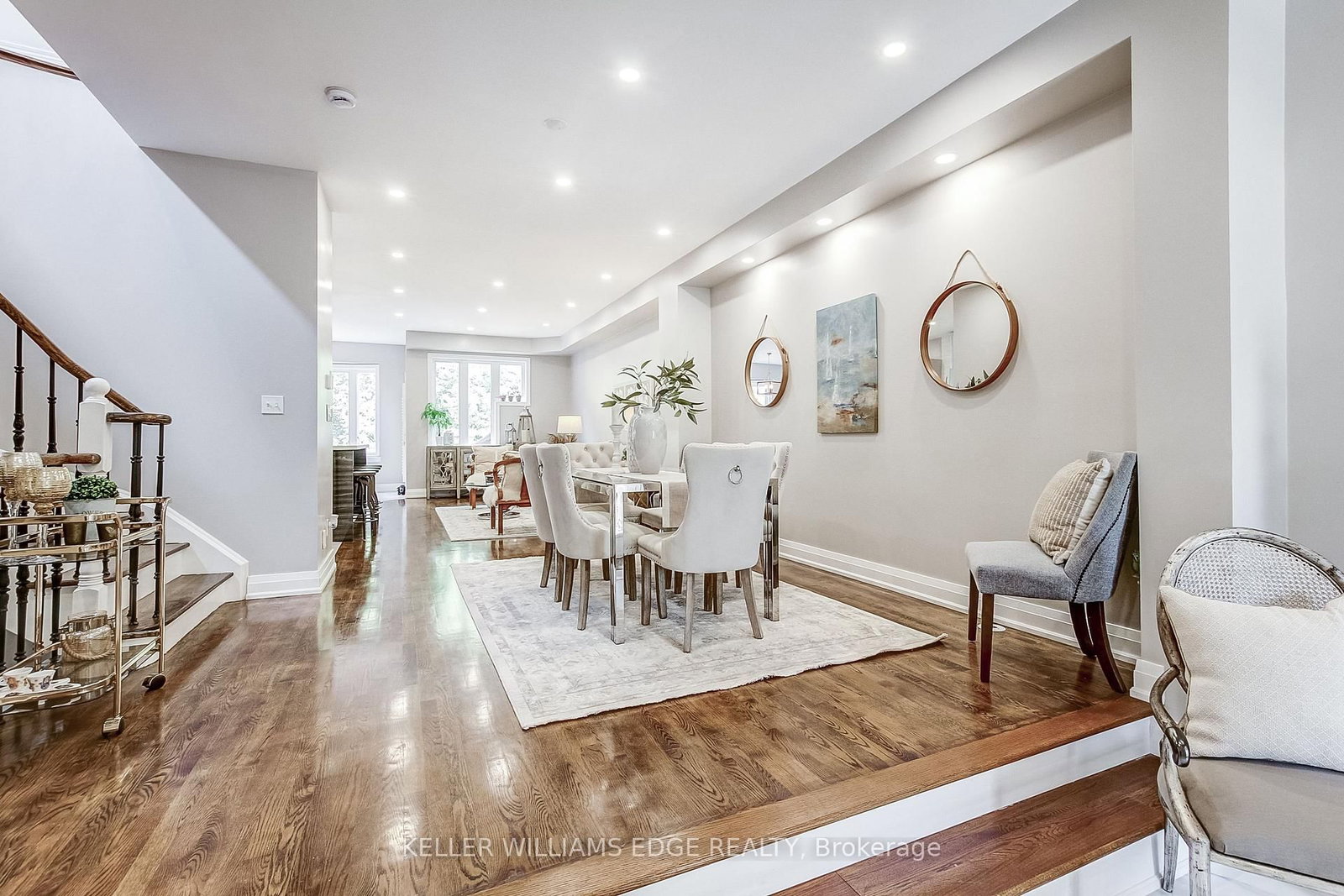 2307 Woodfield Road • Oakville, ON photo 5