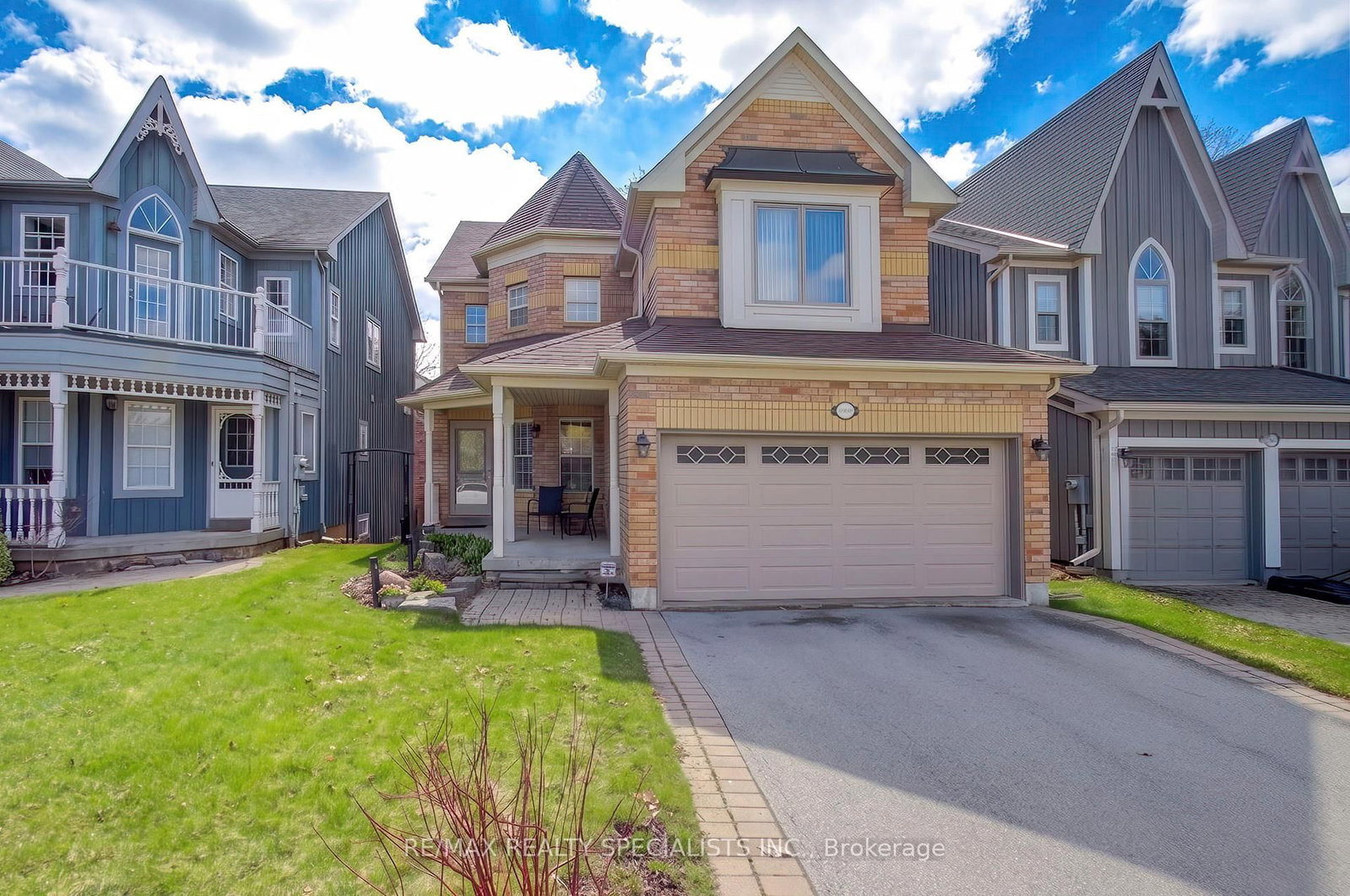 6960 Historic Trail • Mississauga, ON photo 2