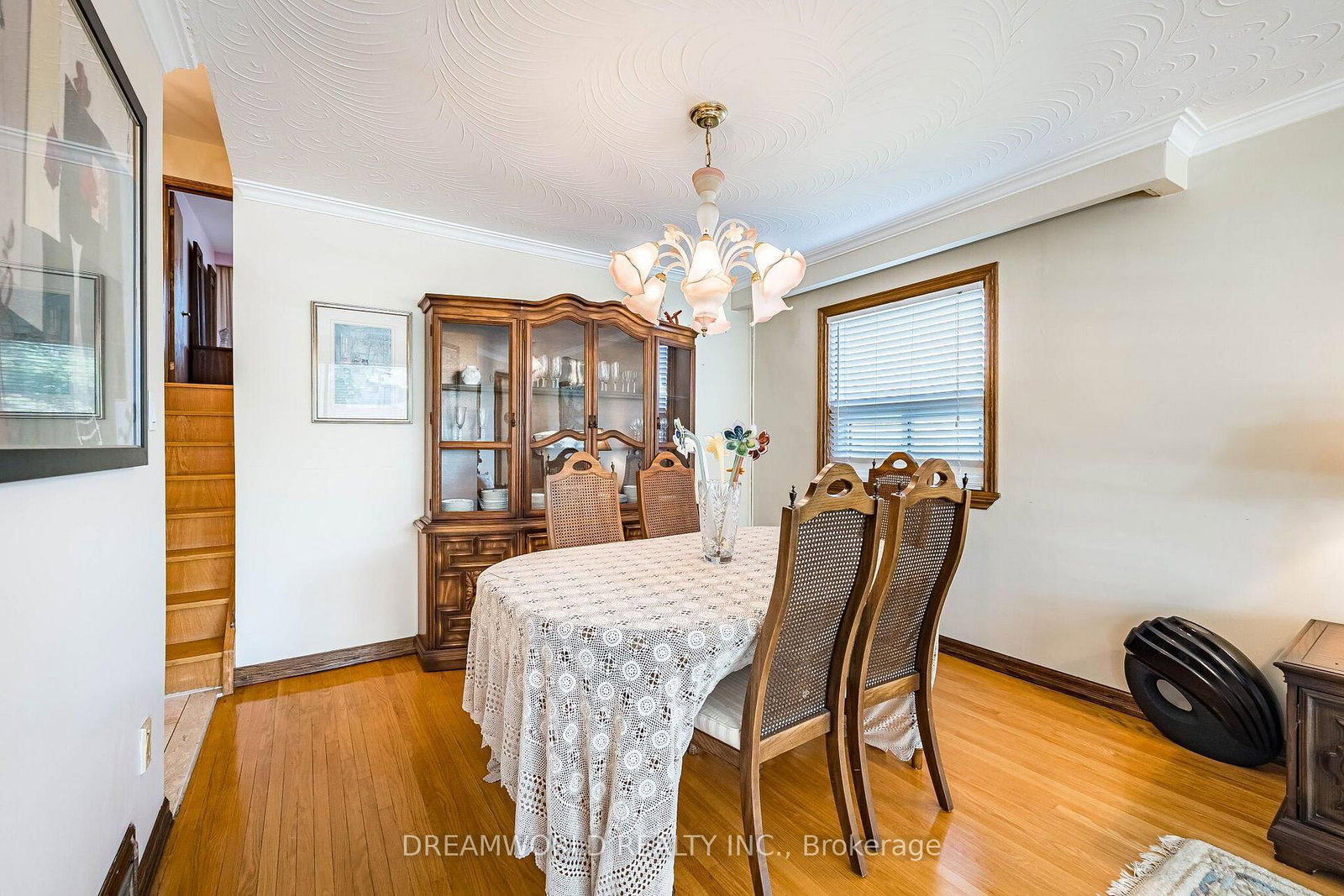 297 Derrydown Road • Toronto, ON photo 11