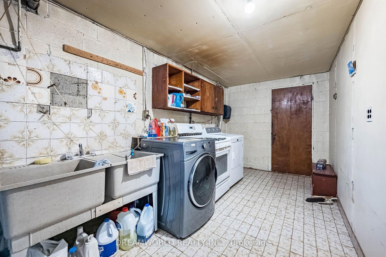 297 Derrydown Road • Toronto, ON photo 38