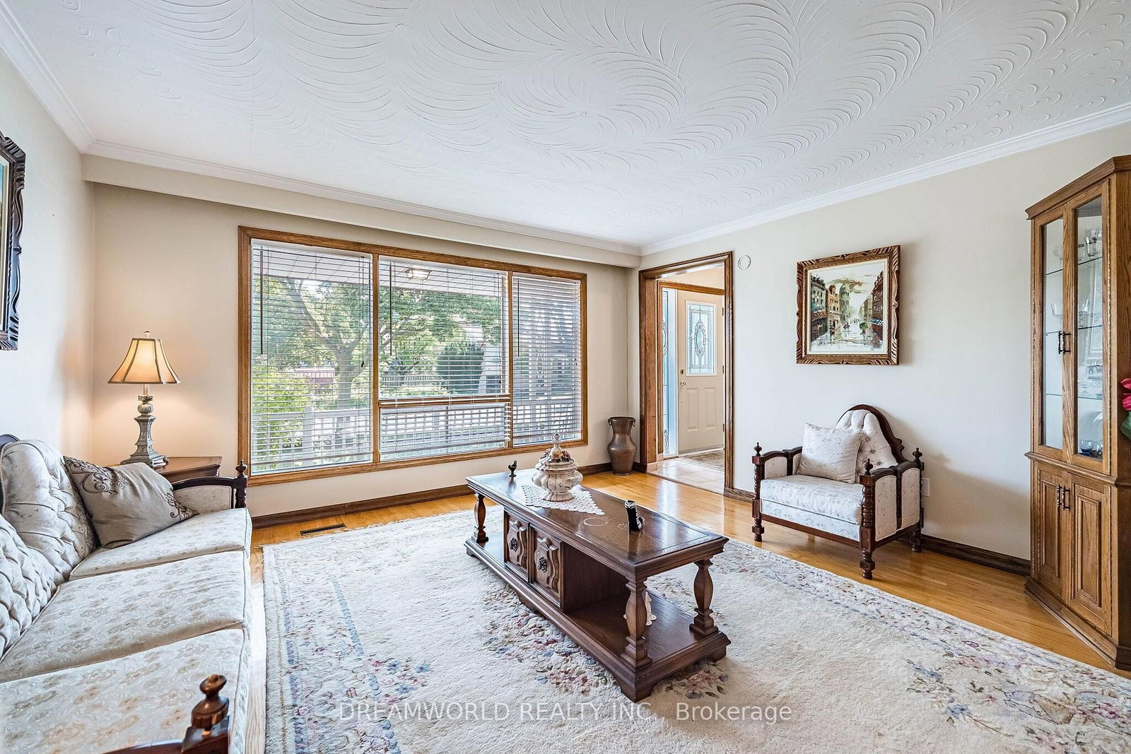 297 Derrydown Road • Toronto, ON photo 9