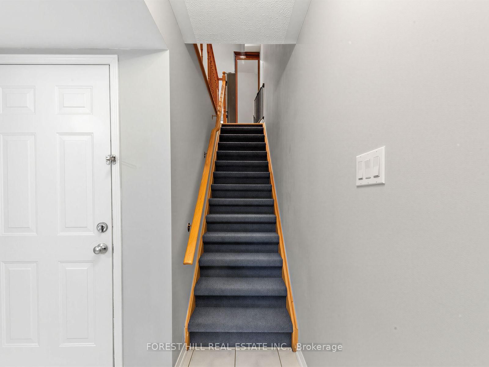 37 Birdstone Crescent • Toronto, ON photo 10