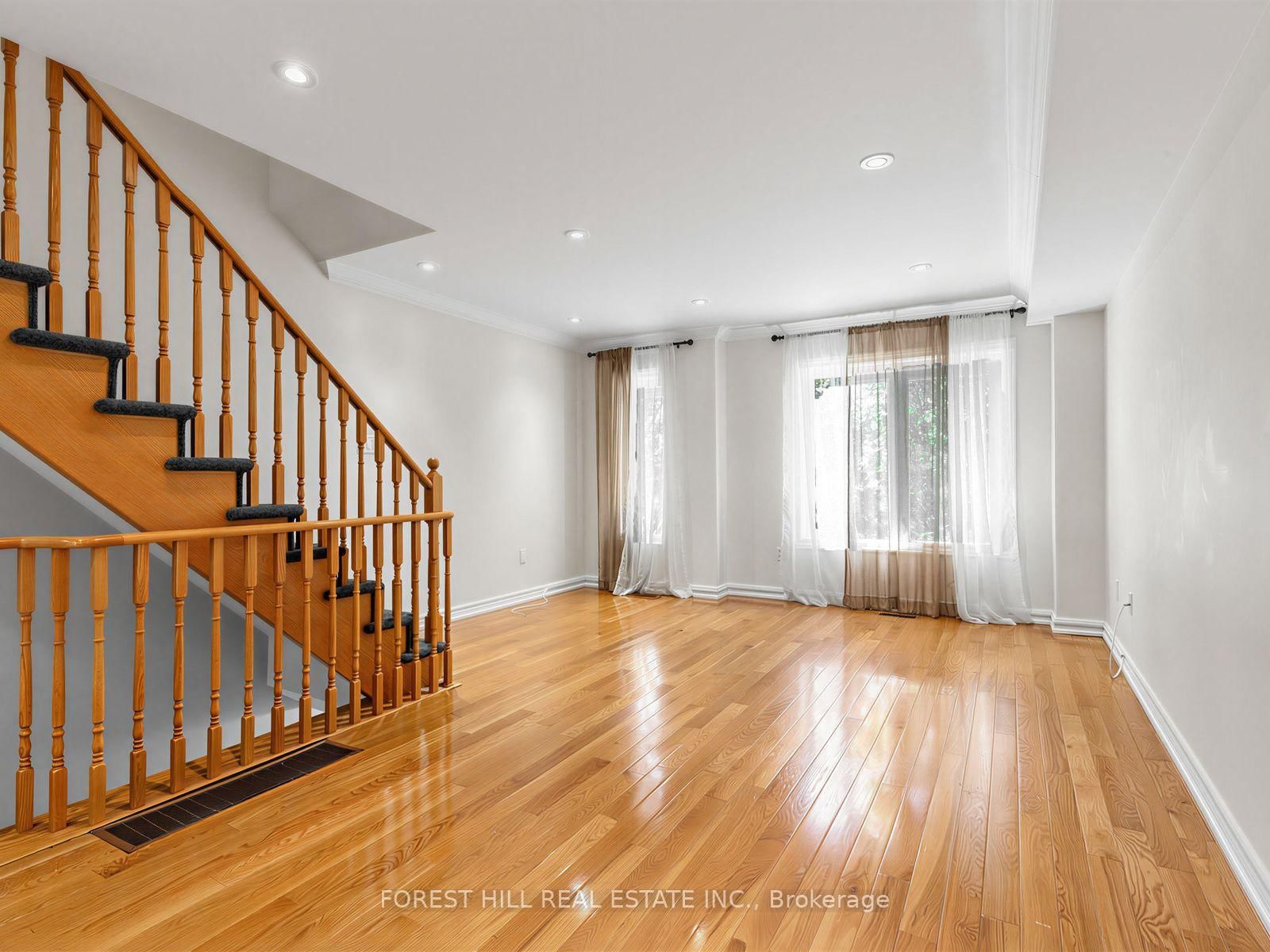 37 Birdstone Crescent • Toronto, ON photo 12