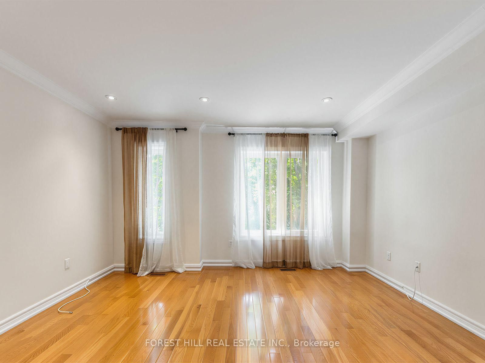 37 Birdstone Crescent • Toronto, ON photo 13