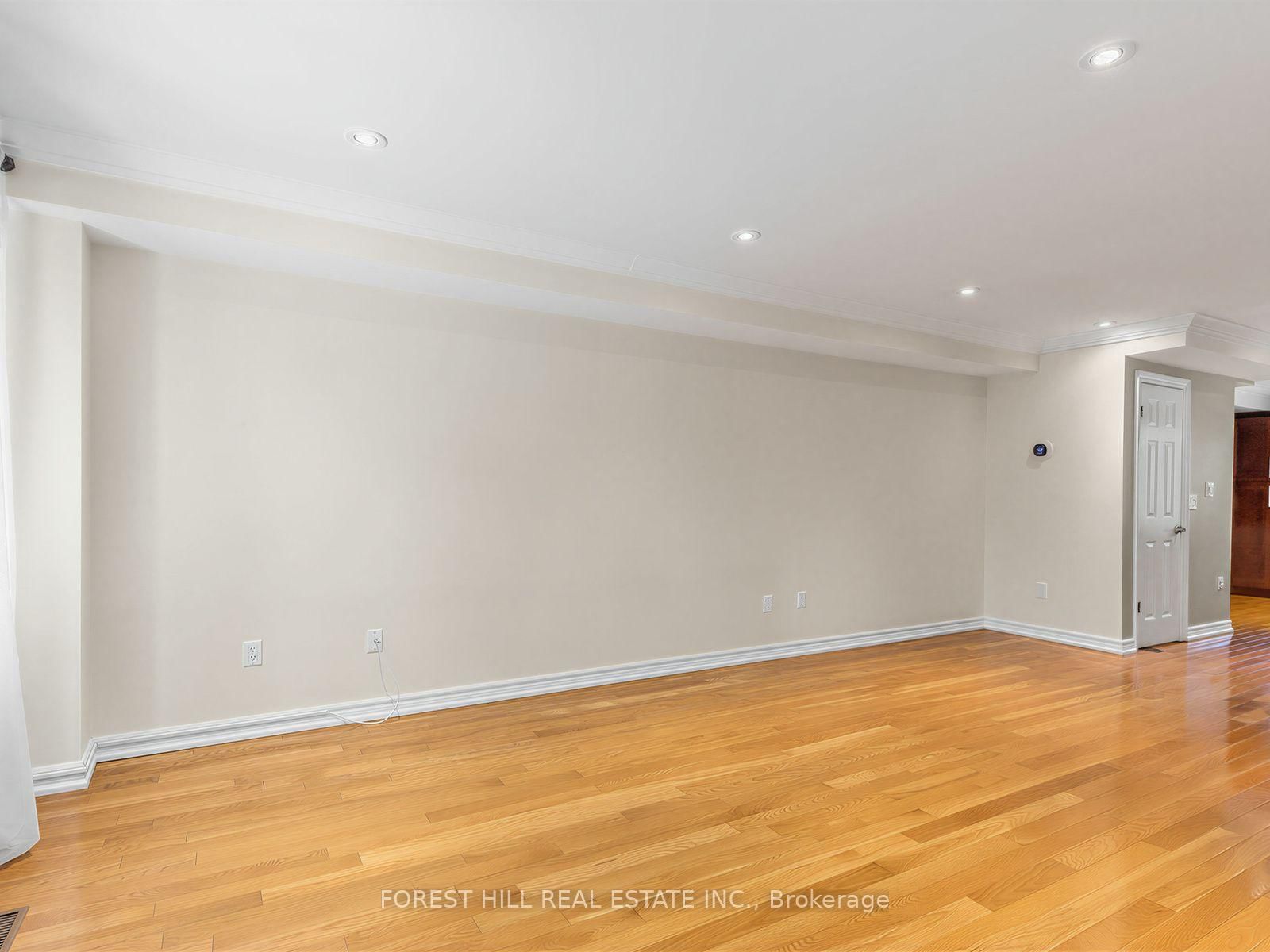 37 Birdstone Crescent • Toronto, ON photo 16