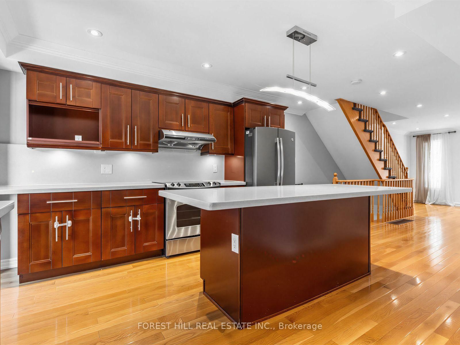 37 Birdstone Crescent • Toronto, ON photo 18