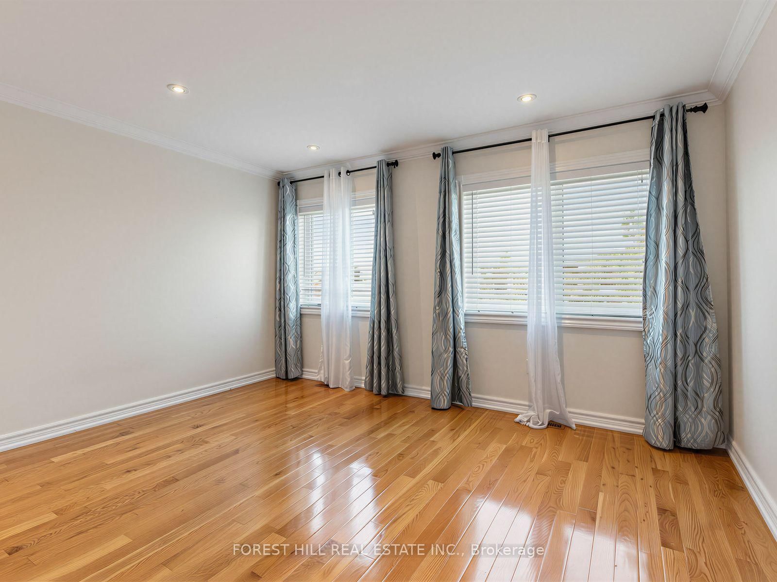 37 Birdstone Crescent • Toronto, ON photo 32