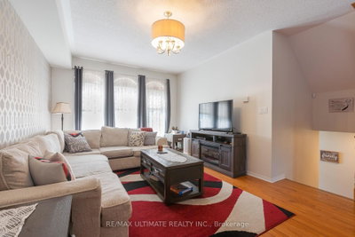 6560 Opera Glass Crescent • Mississauga, ON photo 8