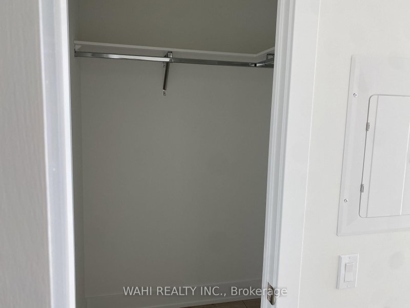 838 - 858 dupont Street W