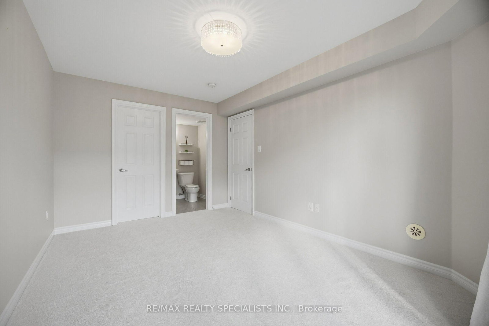 2441 Greenwich Drive • #66 • Oakville, ON photo 24
