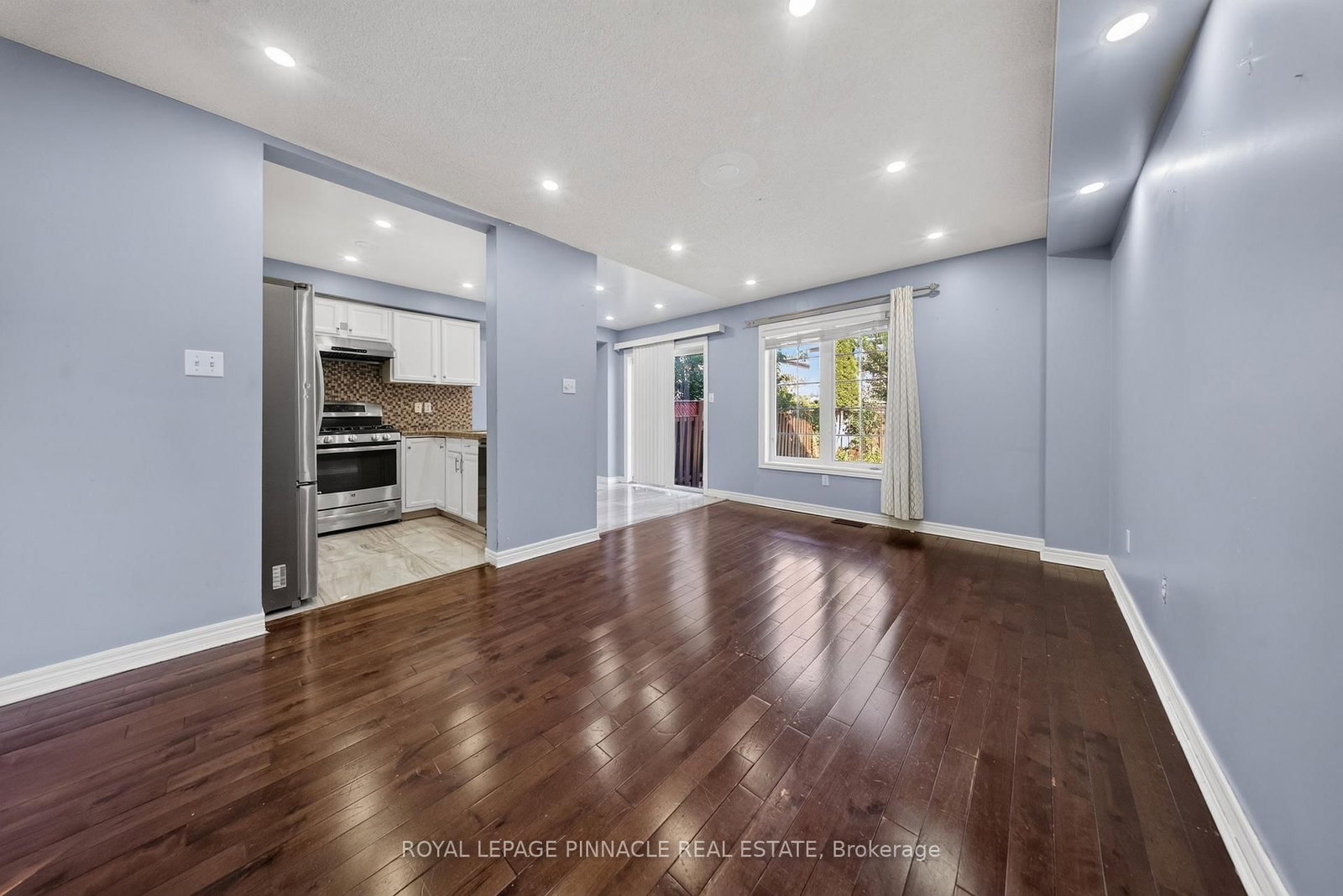 23 Prince Crescent • Brampton, ON photo 12
