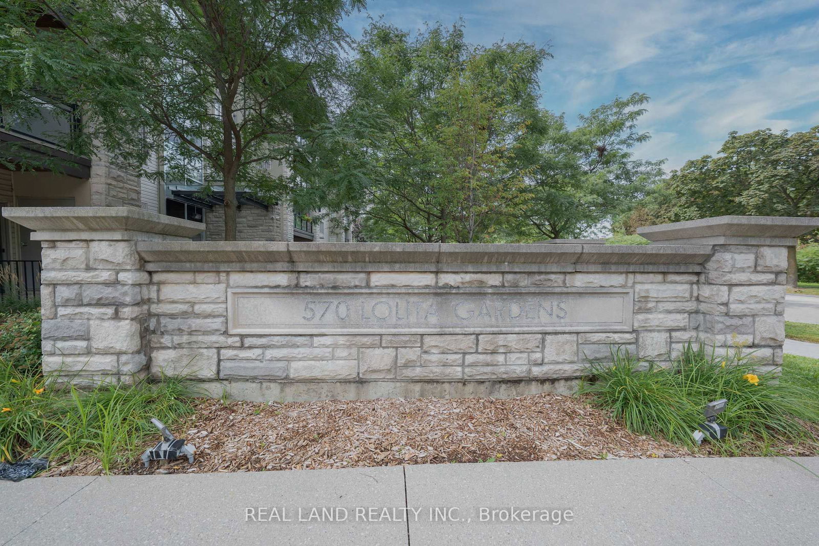 570 Lolita Gardens • #127 • Mississauga, ON photo 2