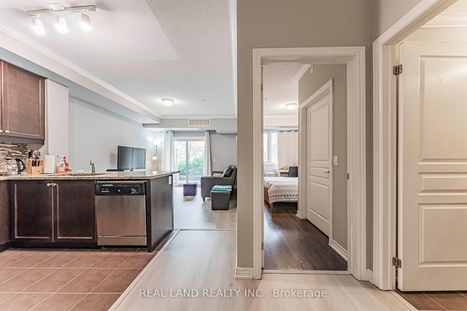 570 Lolita Gardens • #127 • Mississauga, ON photo 8