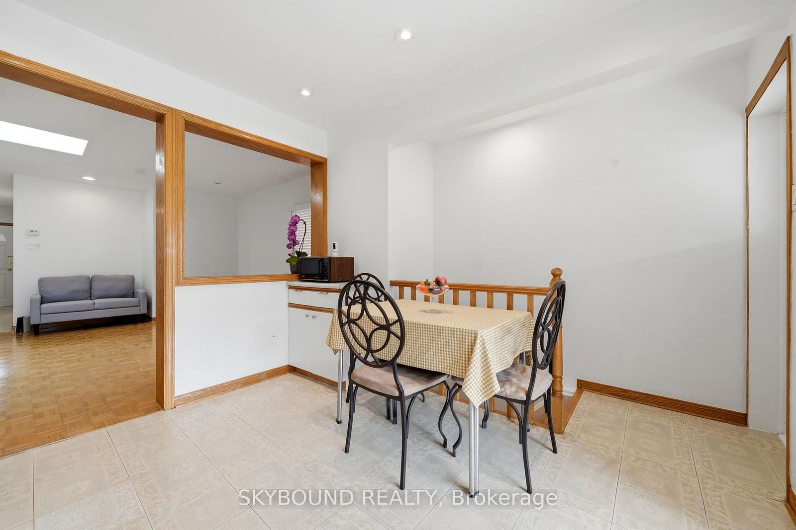 313 Silverthorn Avenue • Toronto, ON photo 10