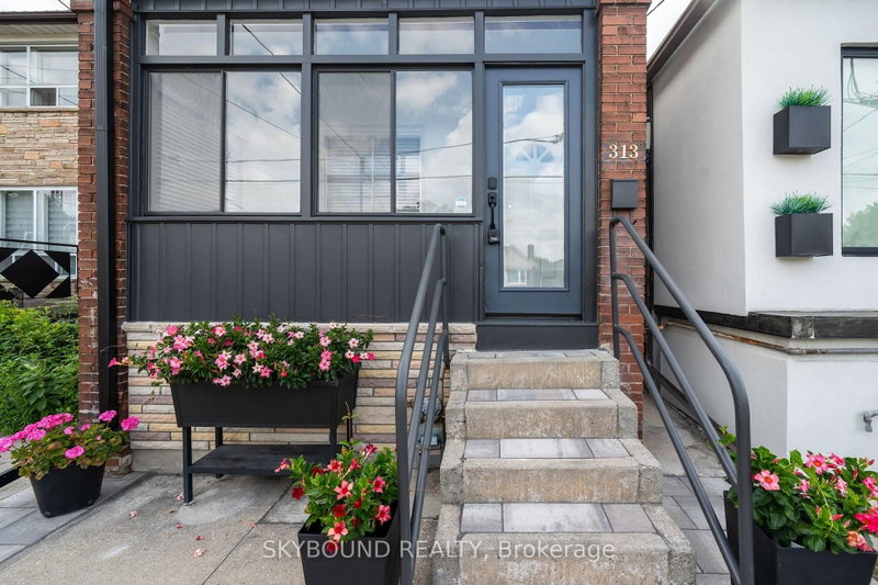 313 Silverthorn Avenue
