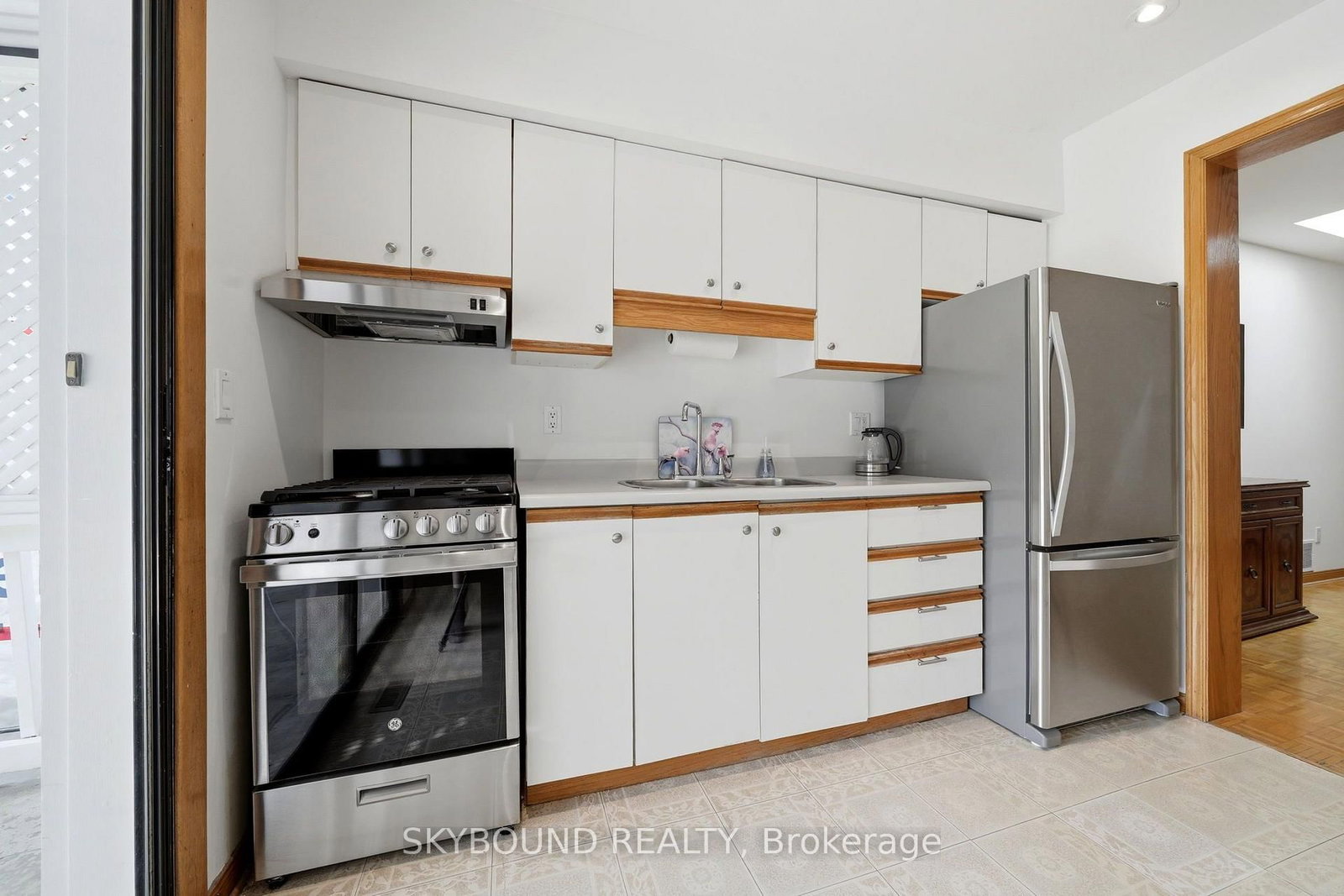 313 Silverthorn Avenue • Toronto, ON photo 8