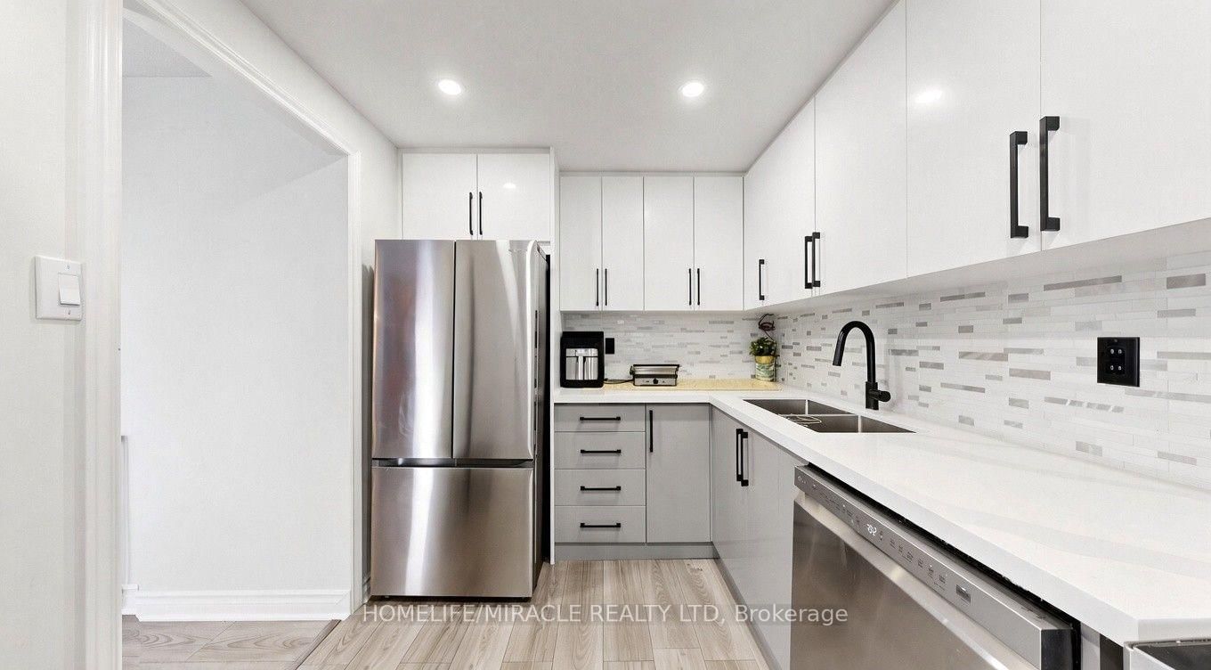 3590 Kaneff Crescent • #313 • Mississauga, ON photo 16