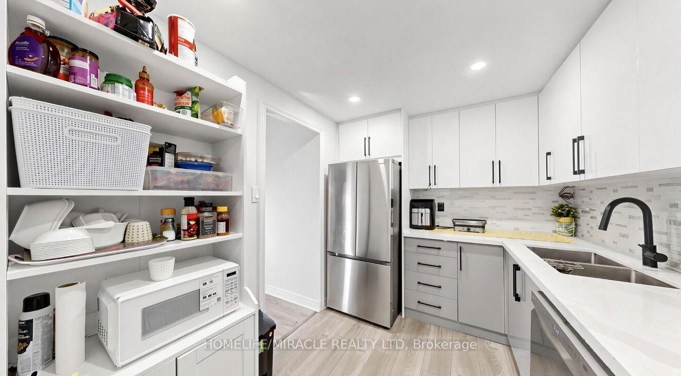 3590 Kaneff Crescent • #313 • Mississauga, ON photo 20