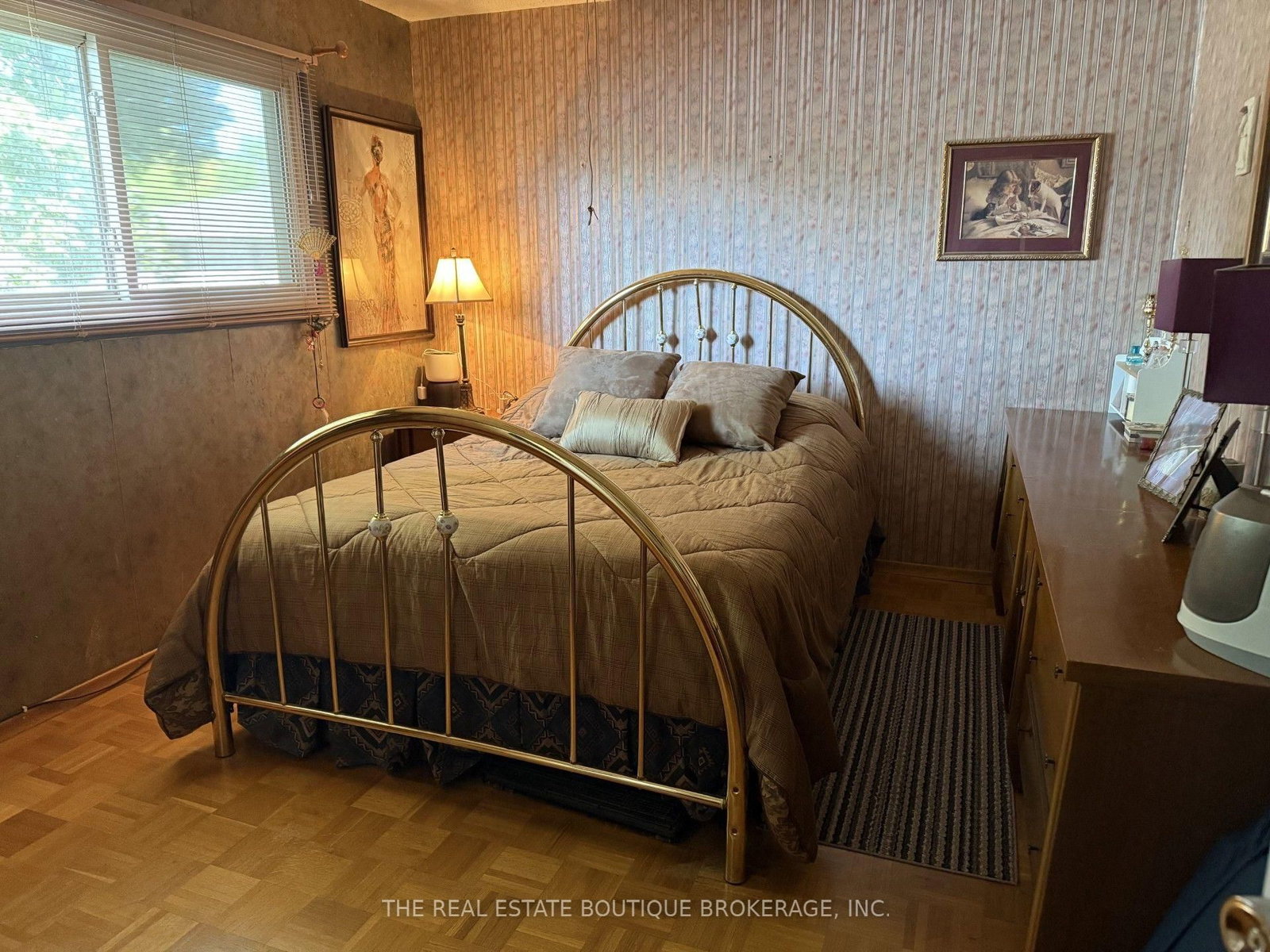 1345 Colonsay Drive • Burlington, ON photo 15
