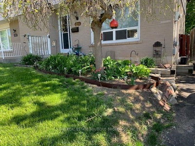 1345 Colonsay Drive • Burlington, ON photo 2