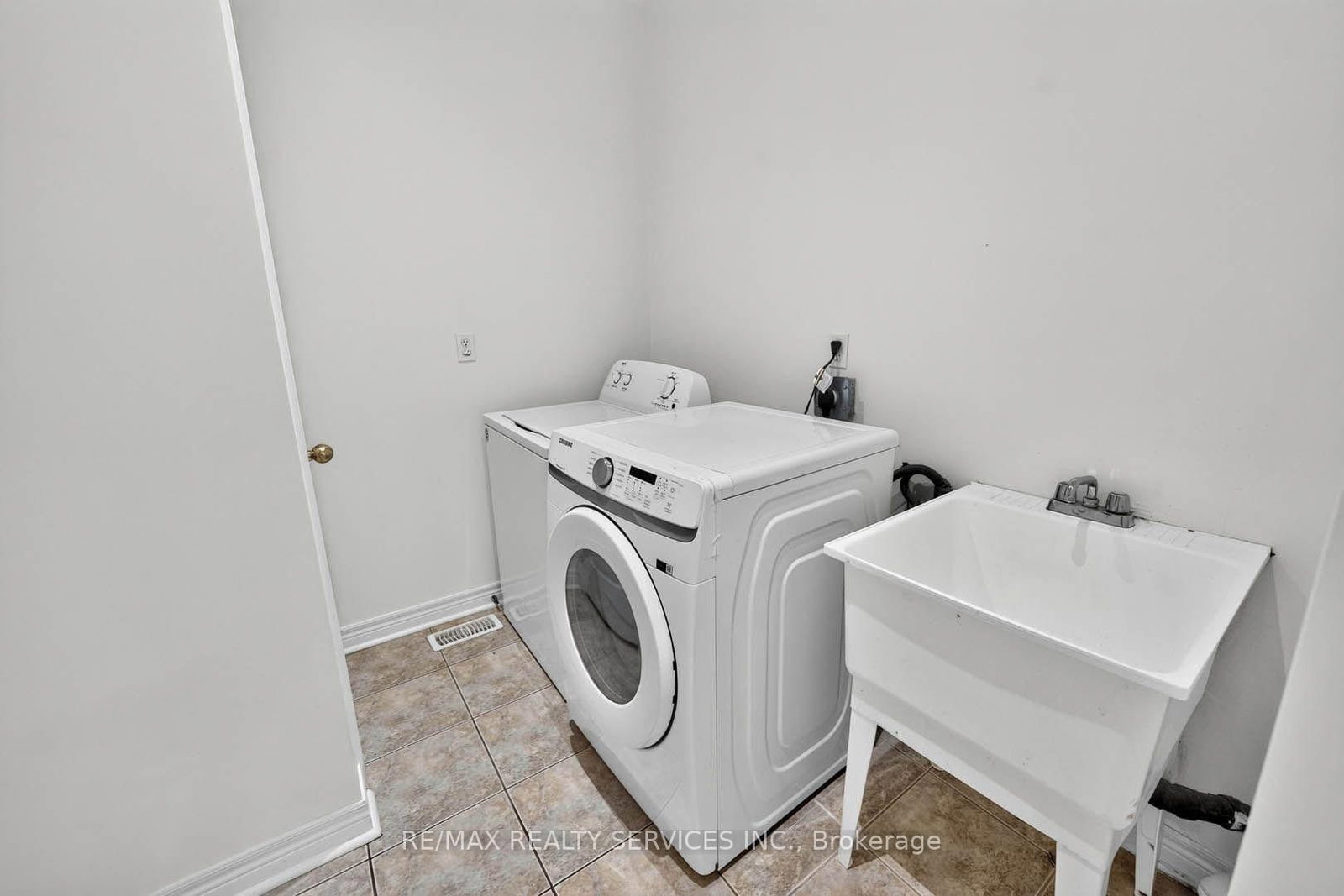 21 Tatra Crescent • Brampton, ON photo 24