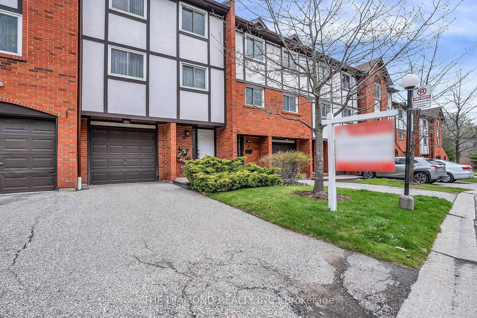 1755 Rathburn Mississauga,ON L4W 2M8 — Photo 2