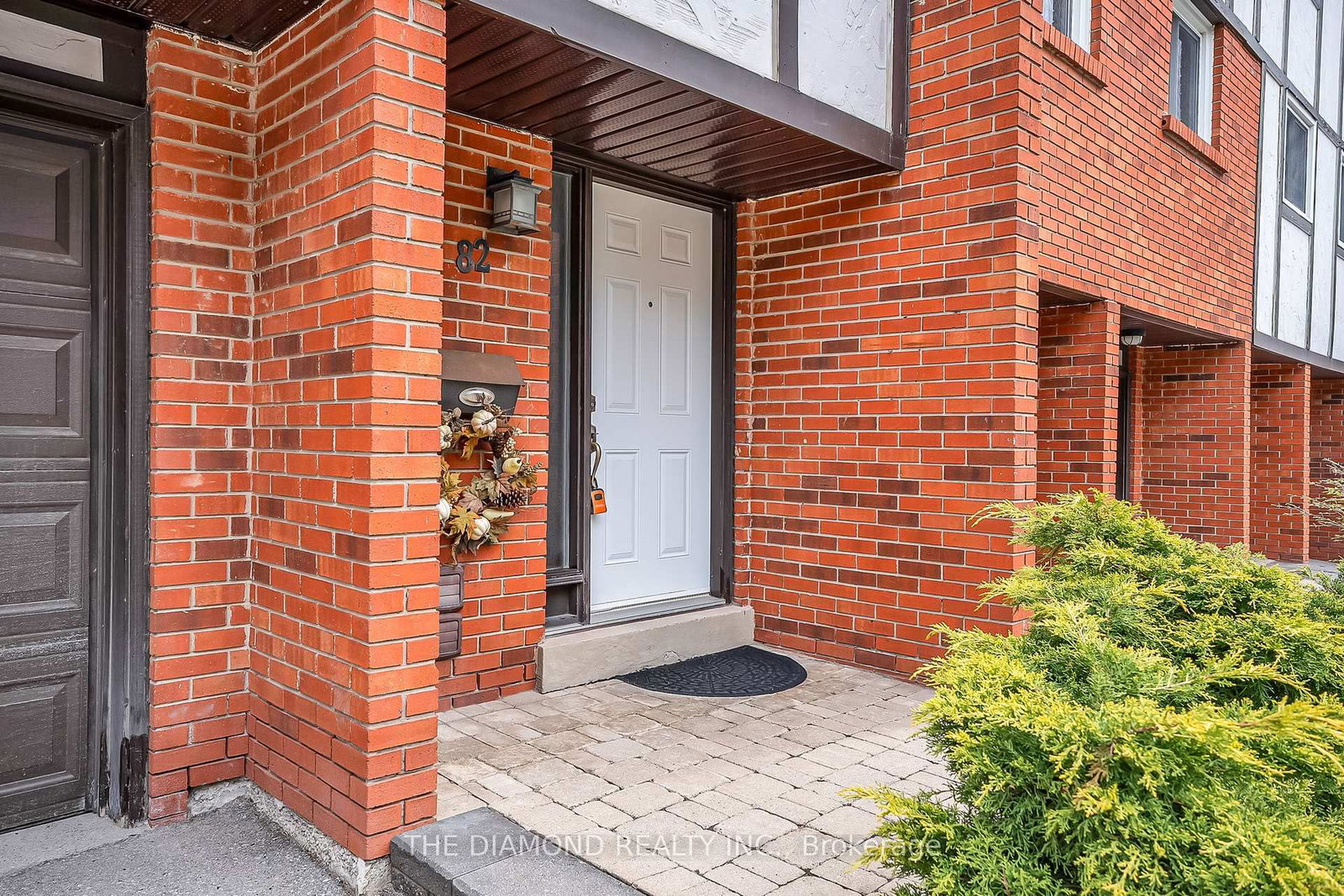 1755 Rathburn Mississauga,ON L4W 2M8 — Photo 4