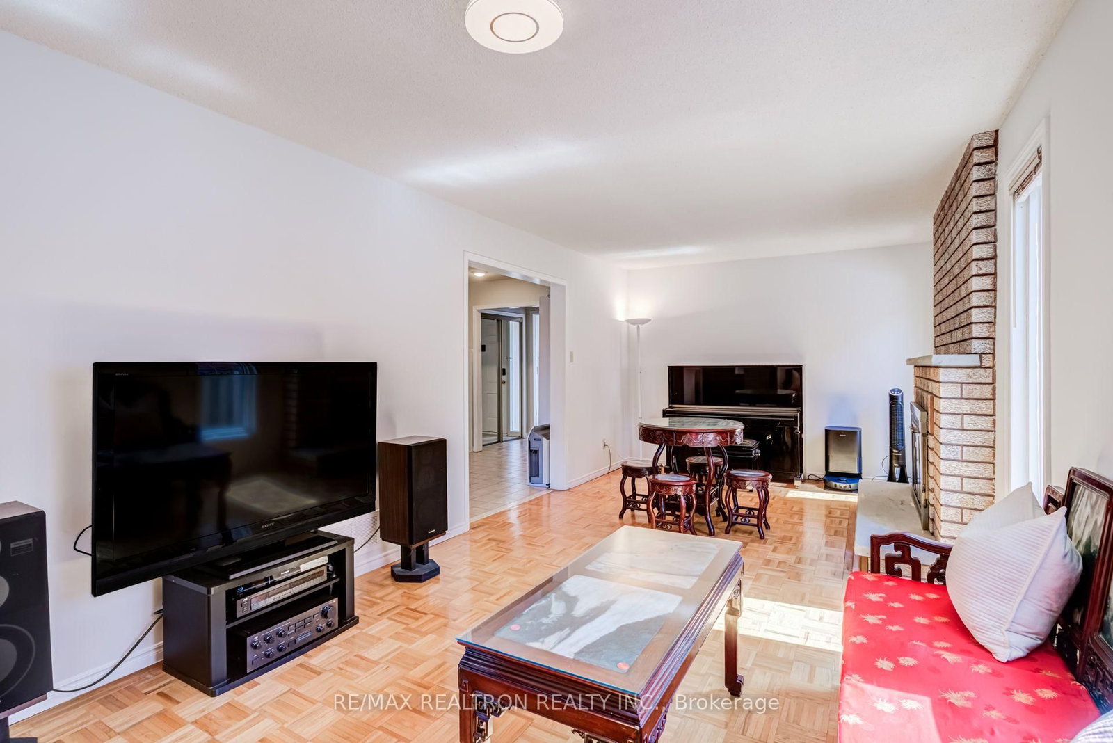 4379 Radisson Crescent • Mississauga, ON photo 6