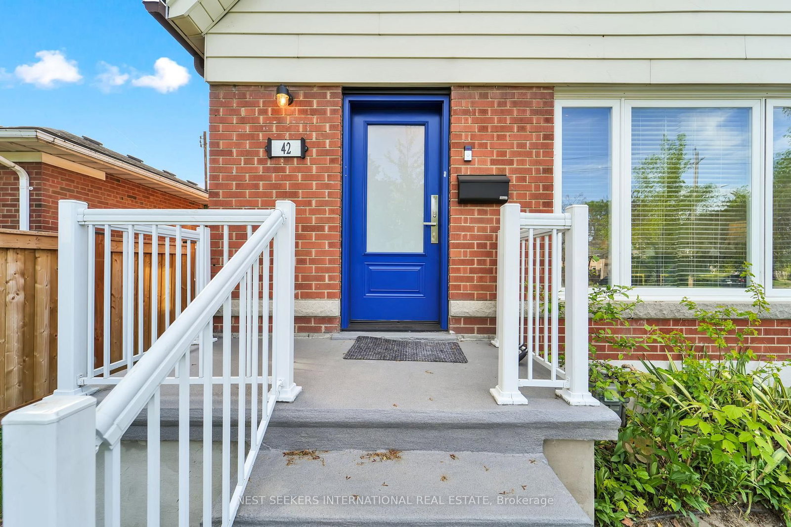 42 Fordwich Crescent • Toronto, ON photo 4