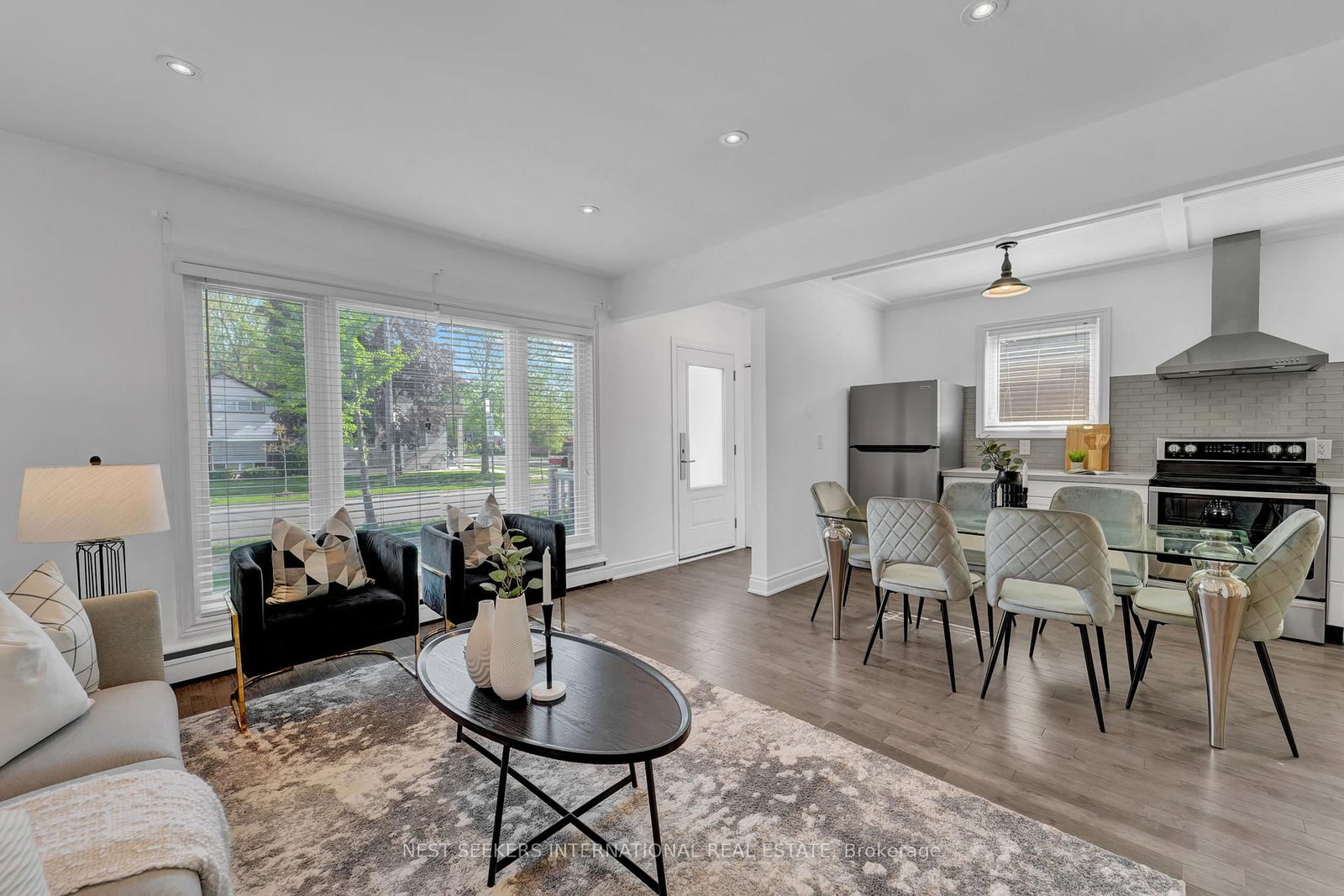 42 Fordwich Crescent • Toronto, ON photo 8