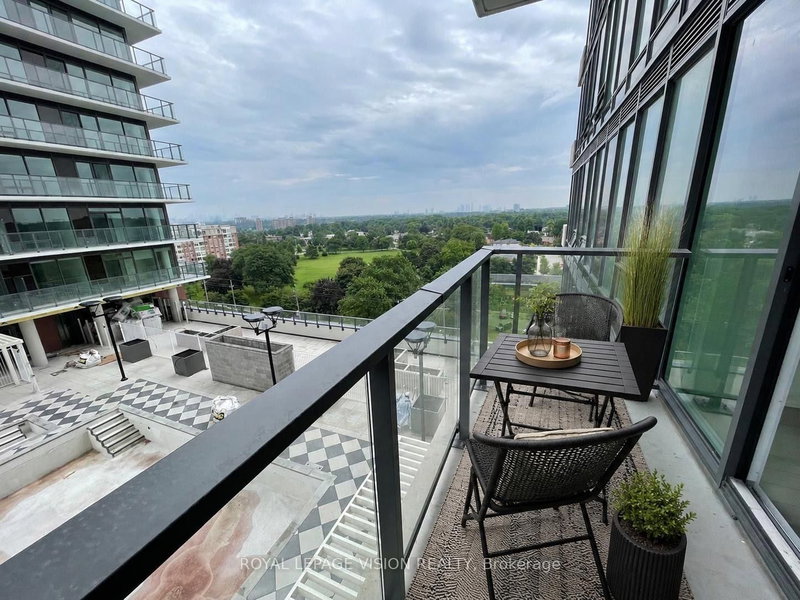 907 - 4010 Eglinton Avenue W