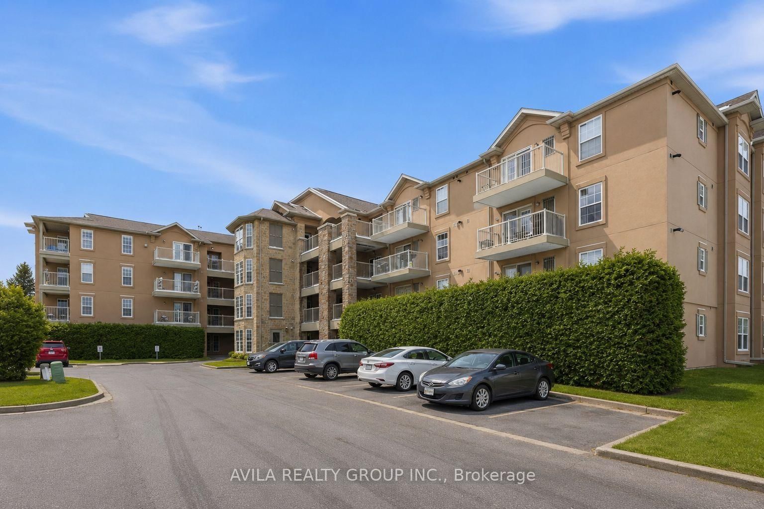 1460 Bishops Oakville,ON L6M 4N5