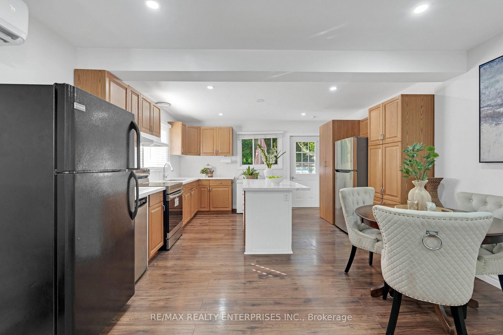 161 Angelene Street • Mississauga, ON photo 8