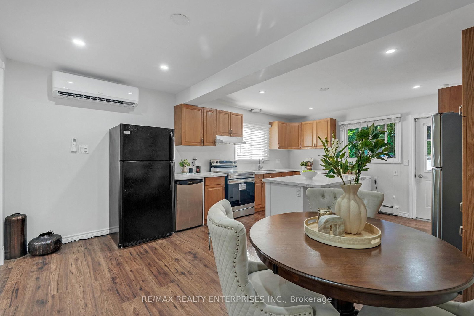 161 Angelene Street • Mississauga, ON photo 9