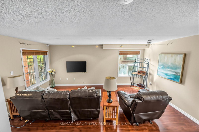 1329 Whiffletree Mississauga,ON L5N 7R1 — Photo 10