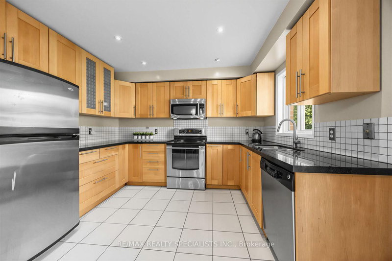 1329 Whiffletree Mississauga,ON L5N 7R1 — Photo 14
